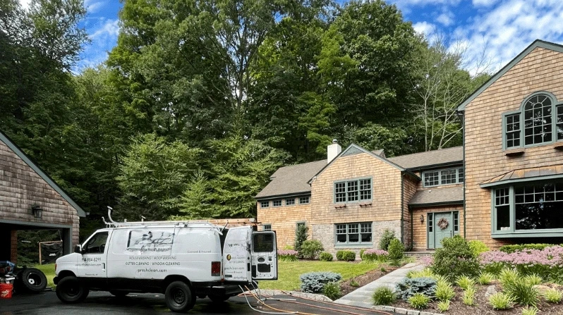 Cuyahoga Falls Power Washing power washing crew working in Akron, OH